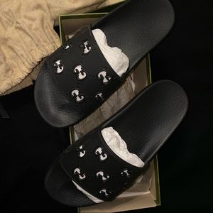 Women’s GUCCI Rubber Slides (38)